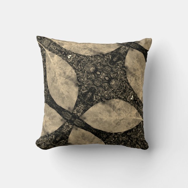 Coussin feuilles de ton sépia sur fond noir uni (Recto)