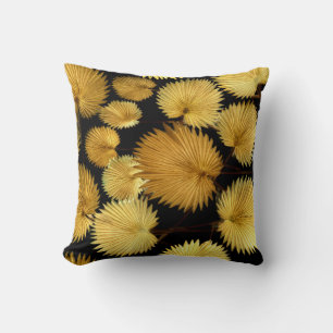 Coussin Feuilles Tropicales Dorées : Élégance Licuala