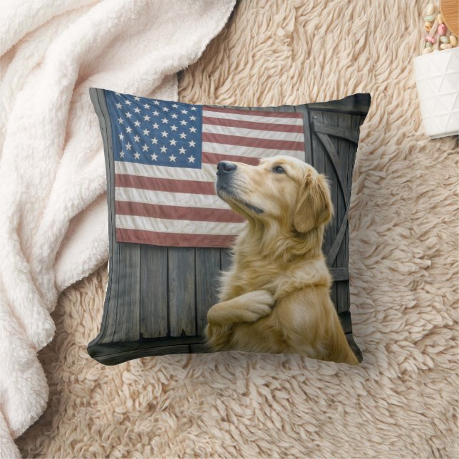 Coussin Fière Golden Retriever avec drapeau américain (Couverture)