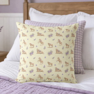 Coussin Fille Cheval Jaune Violet Motif Floral