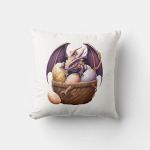 Coussin Fille du dragon amoureuse collectant des œufs de P