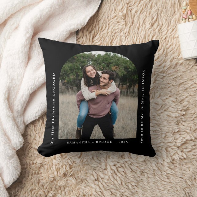Coussin First Christmas Engaged Couples Photo Arch (Couverture)