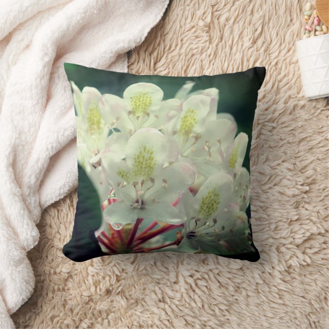 Coussin Fleur d'Azalée Blanche Avec Gouttes de Pluie   (Couverture)