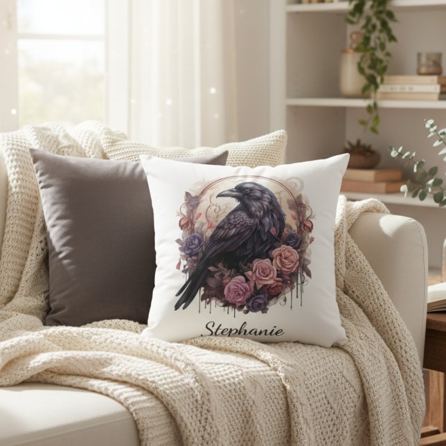 Coussin Fleur de corbeau gothique Académie sombre (Raven with roses personalized pillow)