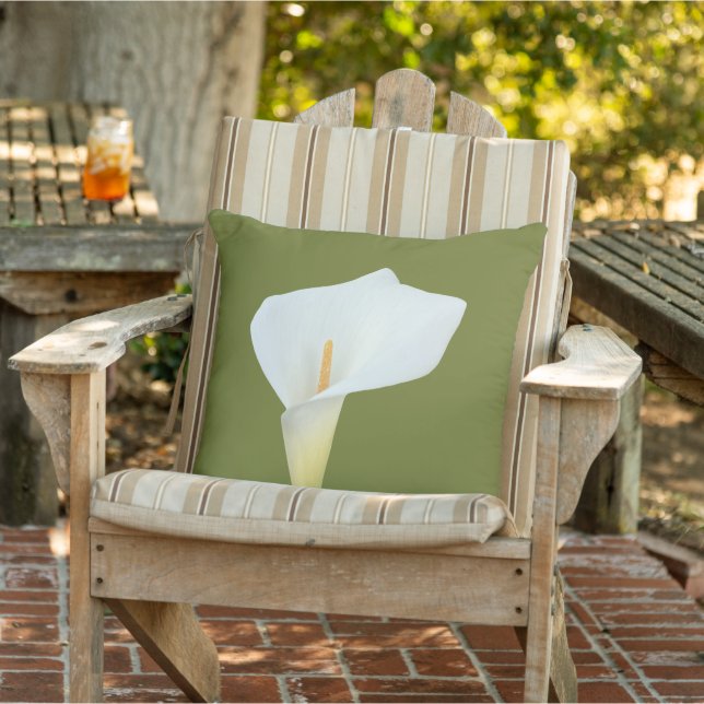 Coussin Fleur de lis calla blanche Photo de jardin de cour (Chaise)