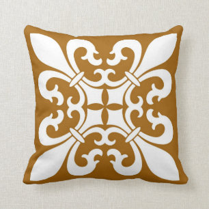 Coussin Fleur de lis Symbols dans le blanc sur le caramel