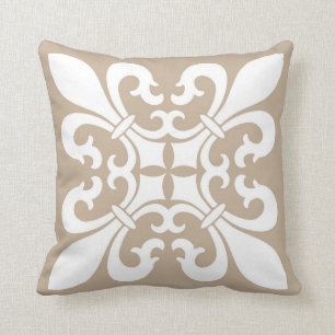 Coussin Fleur de Lis Symbols dans le blanc sur Tan
