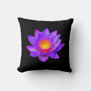 Coussin Fleur de lotus violette sur fond noir