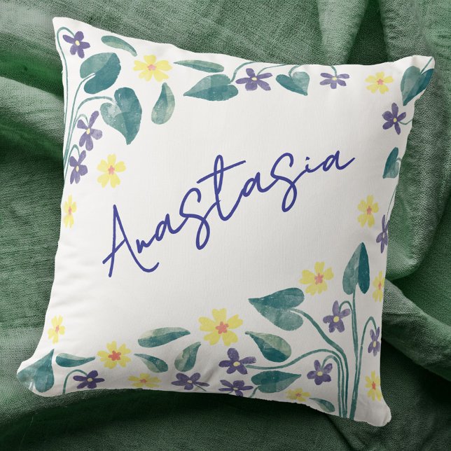 Coussin Fleur de naissance de février Violet Primrose Pers (February birth month flower personalized script name watercolor violet primrose art throw pillow)