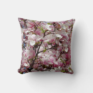 Coussin Fleur de printemps du champ de Magnolia rose en fl