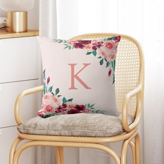 Coussin Fleur de rose burgundy rose eau-forte boho monogra (In situ)