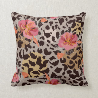 Coussin Fleur florissante sur la peau des animaux
