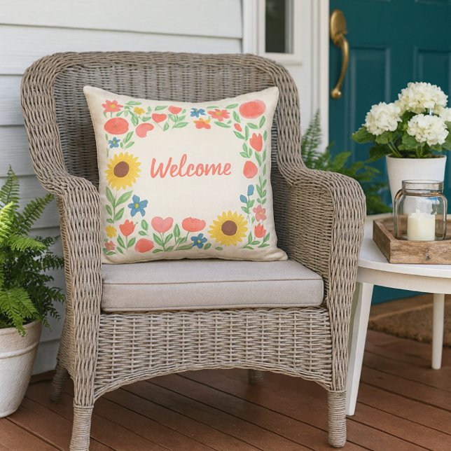 Coussin Fleurs à l'aquarelle Bienvenue chez nous  (Welcome guests to your porch or outdoor space with a floral porch pillow )