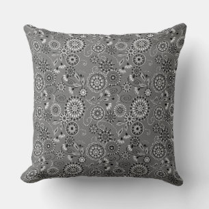 Coussin Fleurs abstraites gris foncé motif rustique ethniq