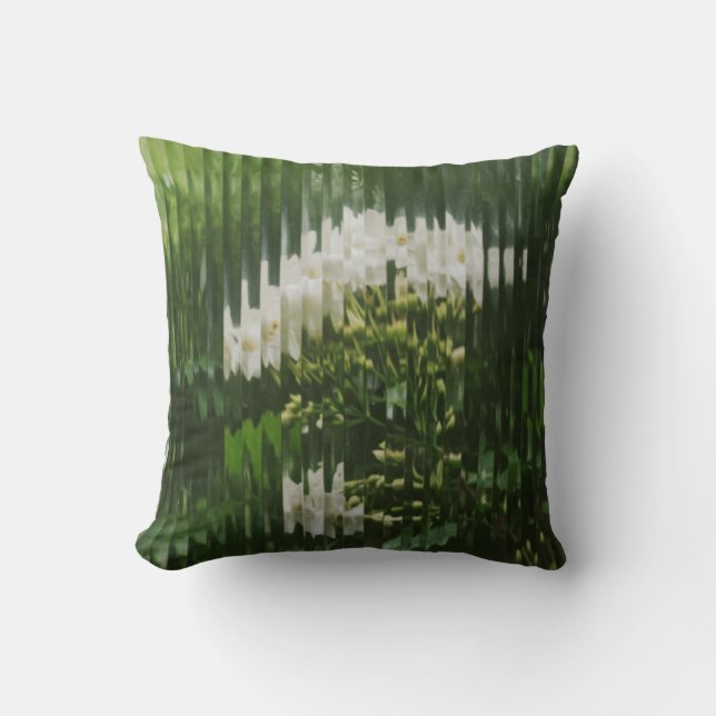 Coussin Fleurs blanches abstraites à travers un verre cann (Recto)