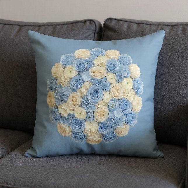 Coussin Fleurs Bleu et Ivoire (Créateur téléchargé)