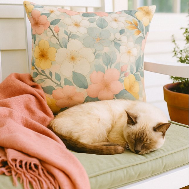 Coussin Fleurs Colorées sur Fond Gris Clair  (Cozy moments on the porch with floral throw pillow and your cat )