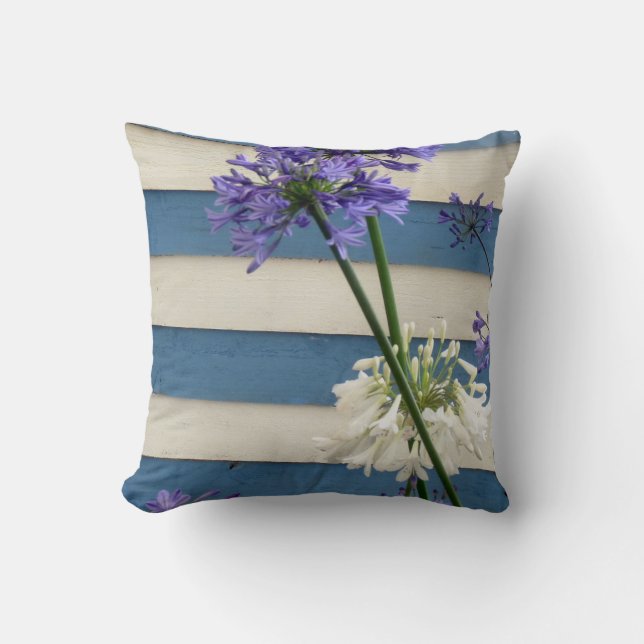 Coussin Fleurs D'Allium Blanches Et Mauves Sur Des Bandes (Recto)