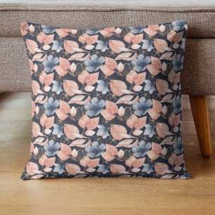 Coussin Fleurs de bleu, pêche et or Art botanique élégant