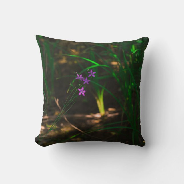 Coussin Fleurs de forêts sauvages pourpres (Recto)