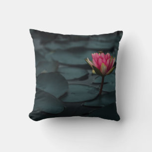 COUSSIN FLEURS DE LOTUS PURPLE SUR L'EAU