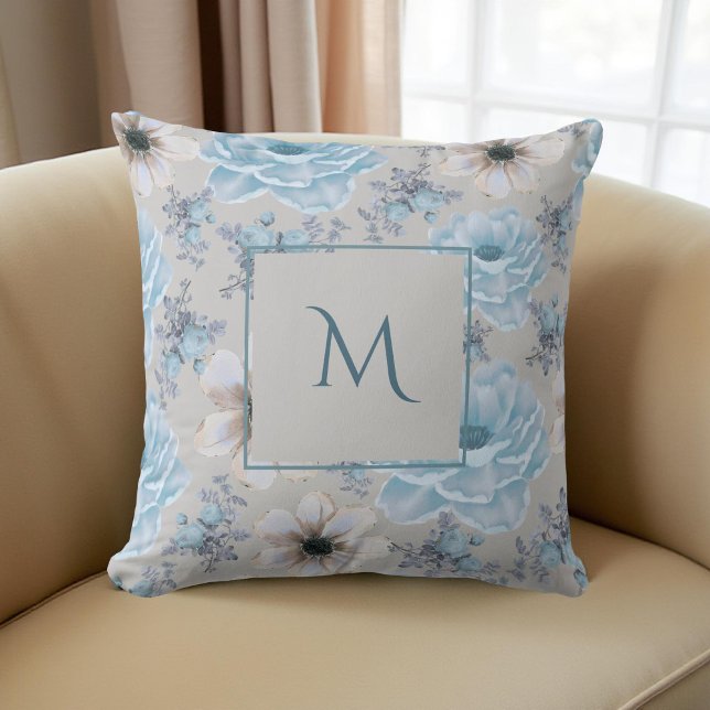 Coussin Fleurs de style aquarelle argent bleu script (Créateur téléchargé)