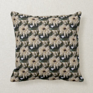 Coussin Fleurs et coeurs en cascade