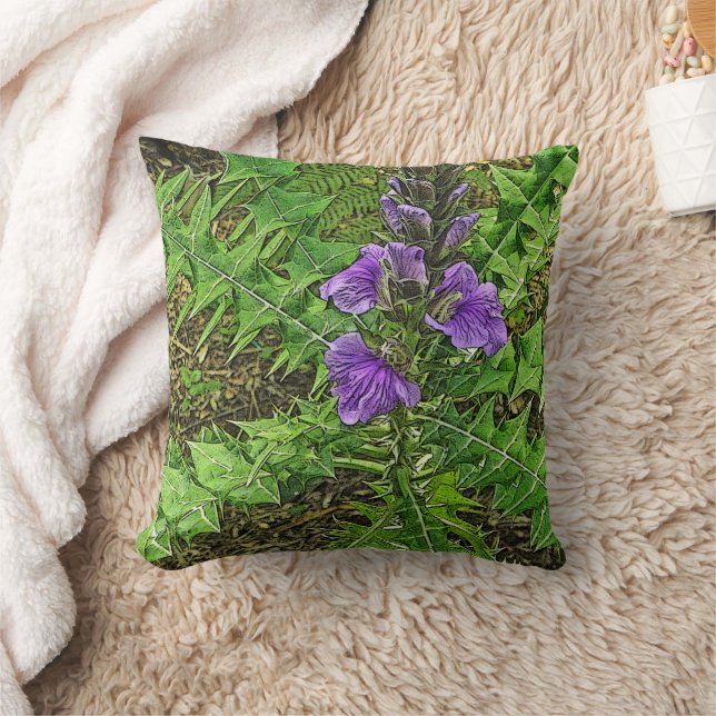 COUSSIN FLEURS PURPLES AVEC INTÉRESSANT FOLIAGE VERT (Couverture)