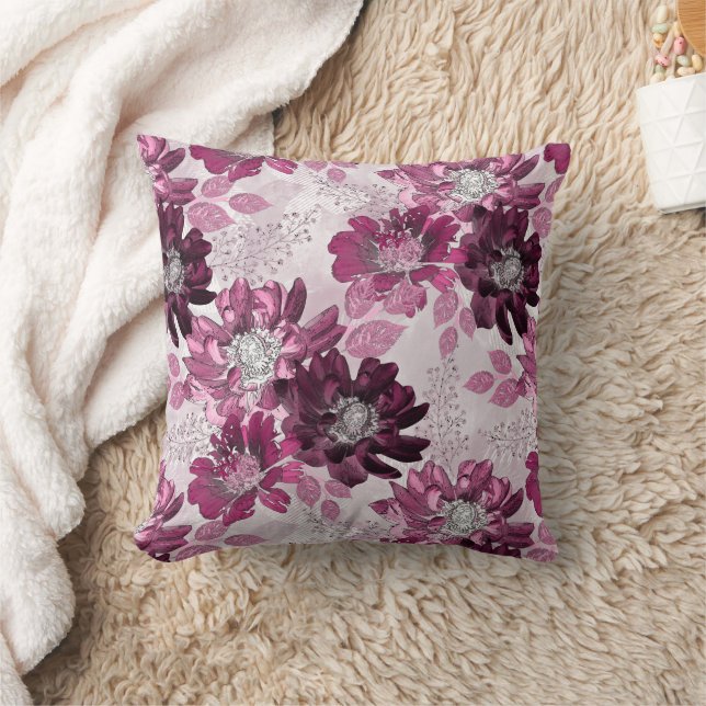 Coussin Fleurs roses et bordeaux sur rose poussiéreux (Couverture)