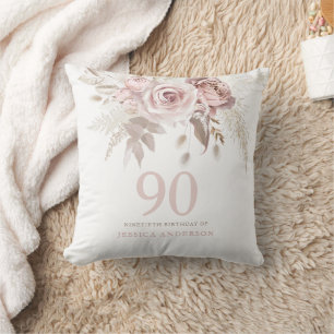 Coussin Fleurs roses roses blanches 90e anniversaire cadea