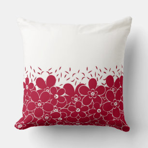 Coussin Fleurs rouges marguerites sur arrière - plan blanc