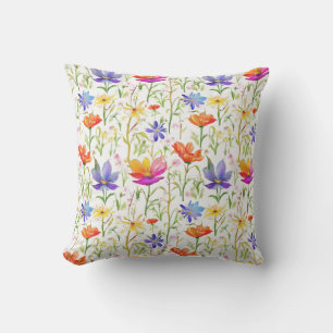 Coussin Fleurs sauvages colorés dans un champ