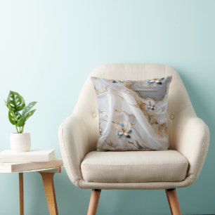 Coussin Fleurs soies blanches et bleu clair sur un look so