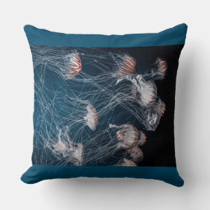 Coussin "Floating in the Ether : The Mystique of Jellyfish