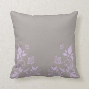Coussin floral de papillon lilas