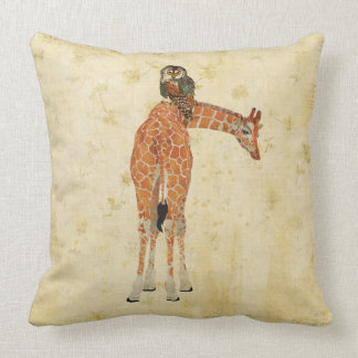 Coussin floral fleuri ambre de girafe et de hibou
