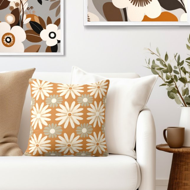 Coussin Floral Retro (Complete your elegant retro look with an exclusive Wild on Flowers Throw PIllow.)