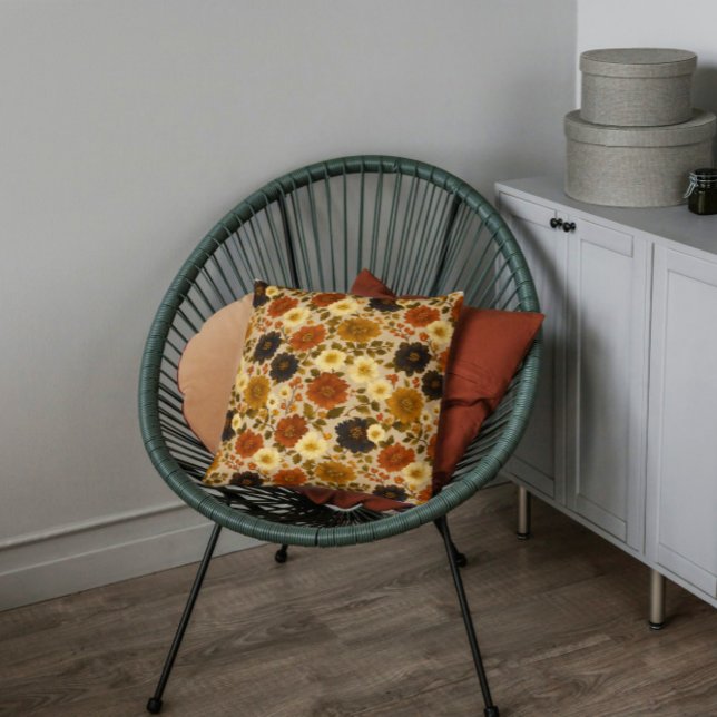 Coussin Florales d'automne - Ferme Boho (Bring the warmth of autumn indoors with this charming floral pillow. Perfect accent for a farmhouse.)