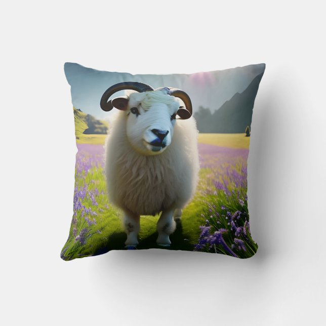 Coussin Fluffy Sheep champ de fleurs violettes (Verso)