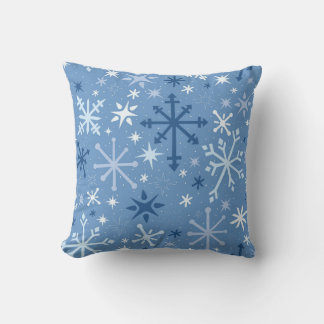 Coussin Flurage lunaire de flocons bleus sur bleu ciel
