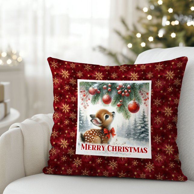 Coussin Forêt enneigée fantaisiste bébé cerf festive Noël (Whimsical snowy forest baby deer festive Christmas pillow)