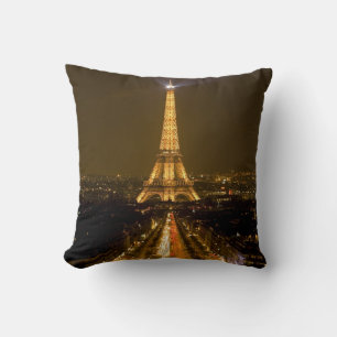 Coussin France, Paris. Vue nocturne de la Tour Eiffel