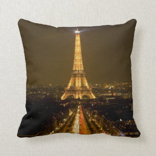 Coussin France, Paris. Vue nocturne de la Tour Eiffel
