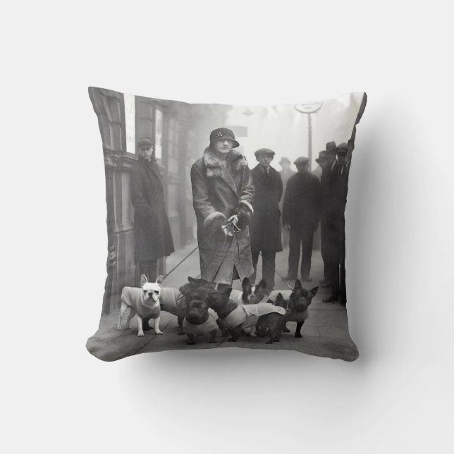Coussin French Bulldogs Vintage Dog Walker Throw Pillow (Recto)