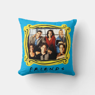 Coussin FRIENDS™   Cast assis dans l'appartement de Monica