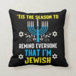 Coussin  Funny Christmas Hanoukka Juif Menorah Humour<br><div class="desc">Une drôle d'idée cadeau pour célébrer Noël. Le meilleur cadeau de Noël pour les amis et les membres de la famille. Célébrez la fête avec vos proches et faites-les rire. Funny Christmas Hanoukka Juif Menorah Humour</div>