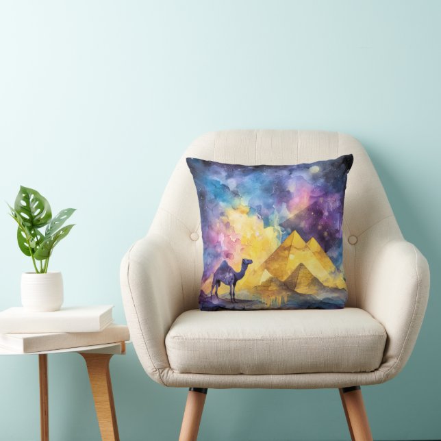 Coussin Galaxie Désertique à l'Aquarelle Chameau Pyramide  (Chaise)