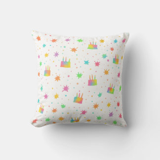 Coussin Gâteau d'anniversaire à l'aquarelle arc-en-ciel pe
