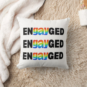 Coussin Gay pride moderne mignon EnGAYging Typographie