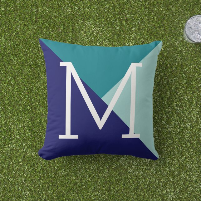 Coussin geometriangles & initial (Herbe)